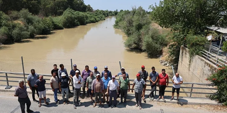 Aydın’da çiftçilerin su eylemi