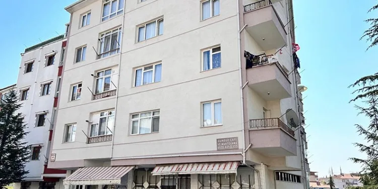 Ankara’da kolonları kırılan bina tahliye edildi