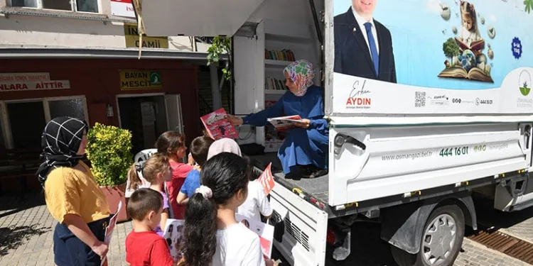 Gezici Kütüphane 1 yıldır yollarda