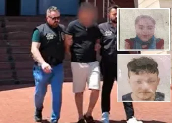 Çocuklarının gözü önünde eşini öldürdü