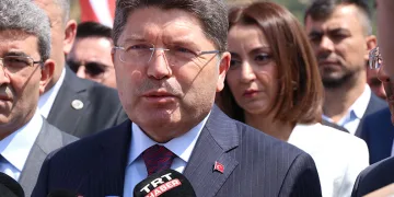 Özgür Özel’e: “Belgeleri niye bekletiyorsun?”