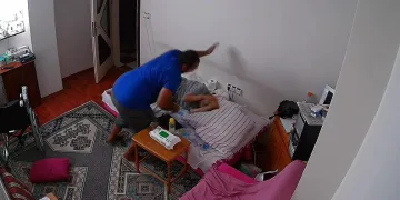 Yatalak annesini döverek komaya sokan doktor tutuklandı