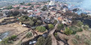 Çanakkale’de orman yangını: Köyler tahliye edildi, evler kül oldu
