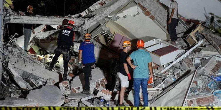 Balıkesir Sındırgı’da 6,1 Büyüklüğünde Deprem: 1 Kişi Hayatını Kaybetti, 29 Yaralı
