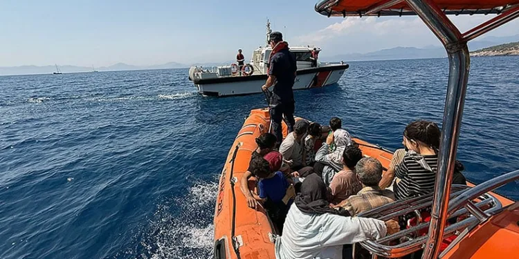 Fethiye’de 37 düzensiz göçmen kurtarıldı