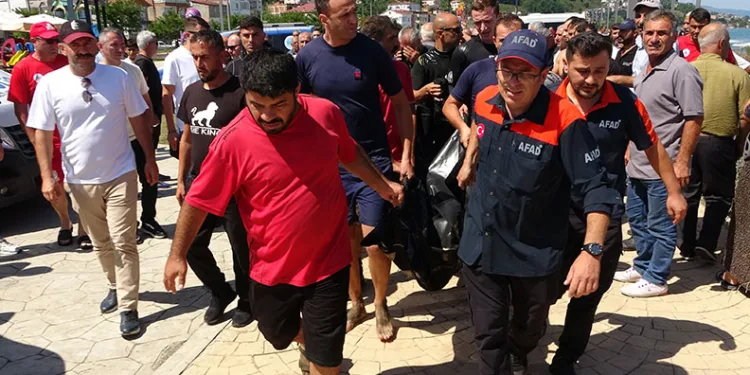 Denizde kaybolan tarım işçisinin cansız bedenine ulaşıldı