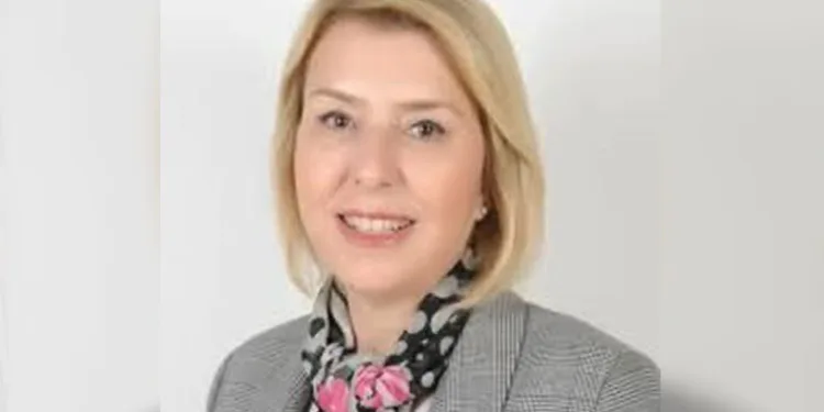 Gülsüm Özer partisinden istifa etti