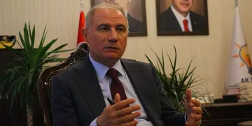 “Türkiye’yi prangalarından kurtarmak için çalışıyoruz”