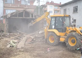 Yenişehir’de metruk binalarla mücadele