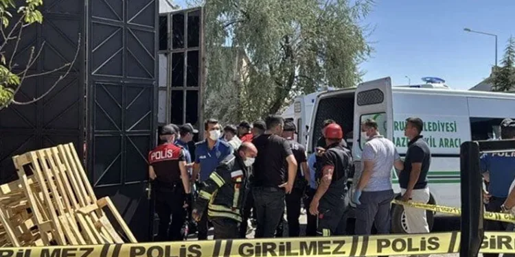 Çorum’da kahreden olay: Anne ile oğlu atık yağ tankerine düştü