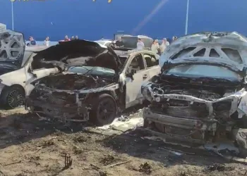 Bursa’da AVM otoparkında yangın: Araçlar kül oldu