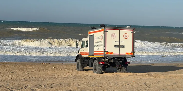 Arnavutköy’de yasağa rağmen denize giren bir kişi boğuldu