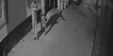 Ev kurşunlayan iki şüpheliden biri yakalandı