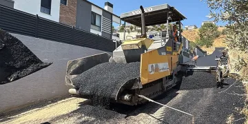 Gemlik’te Asfalt Atağı Umurbey’de Devam Ediyor