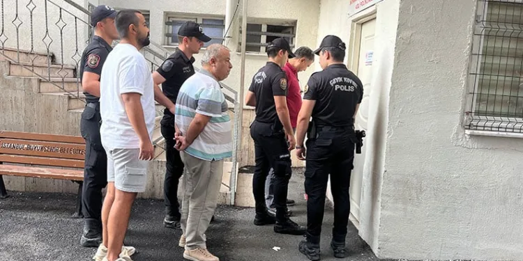 İBB soruşturmasında gözaltında alınan 44 kişi sağlık kontrolünden geçti