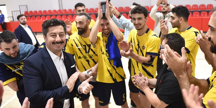 Bin hektar ormanlık alanla 600 milyon lira da kül oluyor