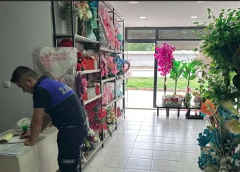 İnegöl’de zabıta çiçekçileri mercek altına aldı