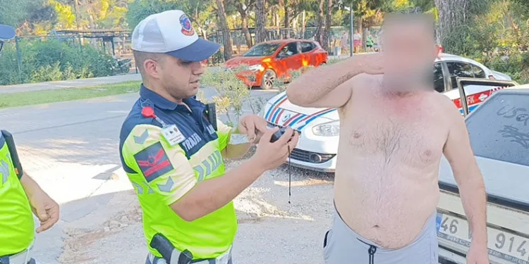 Ayvacık açıklarında 18’i çocuk 32 düzensiz göçmen yakalandı
