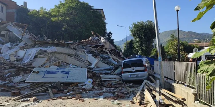 Balıkesir’de depremin yaralarını birlikte sardık