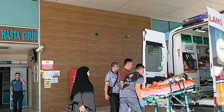 Bursa’da balkondan düşen çocuk ağır yaralandı