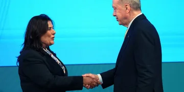 9 belediye başkanı AK Parti’ye katıldı