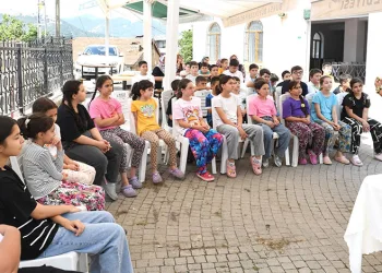 Gezici Kütüphane çocukları bilgiyle donatıyor