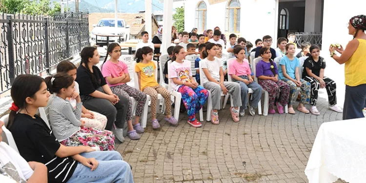 Gezici Kütüphane çocukları bilgiyle donatıyor