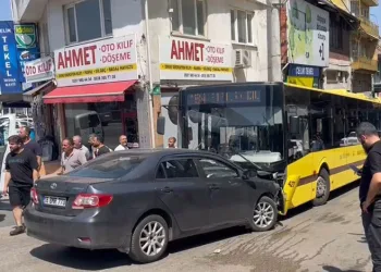 Bursa’da otomobil, belediye otobüsüyle çarpıştı: 6 yaralı