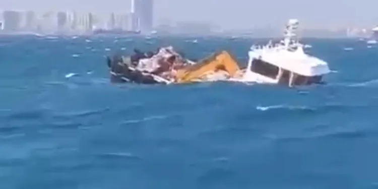 İstanbul’da kuvvetli fırtınada gemi battı