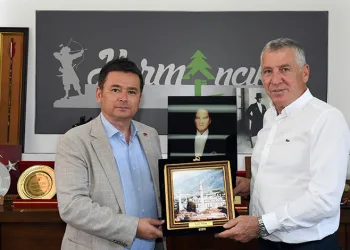 Erkan Aydın’dan Harmancık’a geçmiş olsun ziyareti