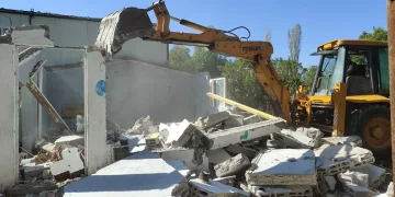 Bursa’da bir araç yayaya yol vermek isterken ortalık karıştı: 8 yaralı