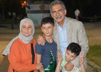 Gemlik’te Çocuklara Açık Hava Sinema Keyfi
