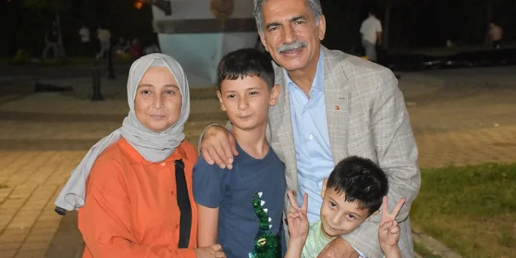 Gemlik’te Çocuklara Açık Hava Sinema Keyfi