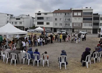 Karacabey’de sokaklar çocukların kahkahalarıyla şenleniyor