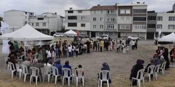 Karacabey’de sokaklar çocukların kahkahalarıyla şenleniyor