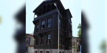 Cumhuriyet Galerisi Kapılarını Açıyor