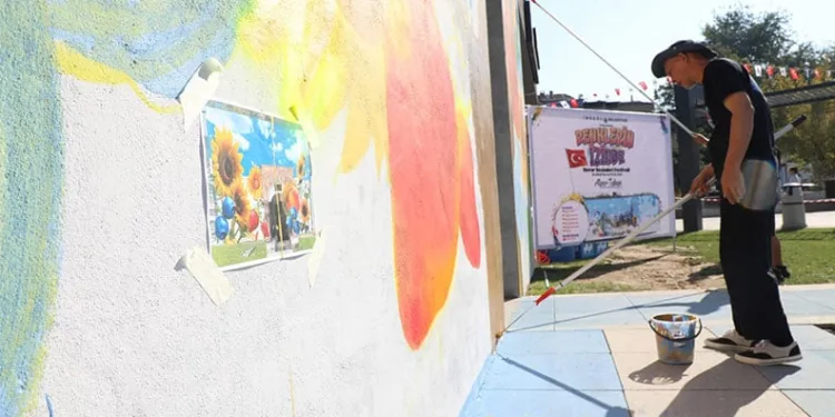 Renklerin izinde duvar resimleri festivali başladı