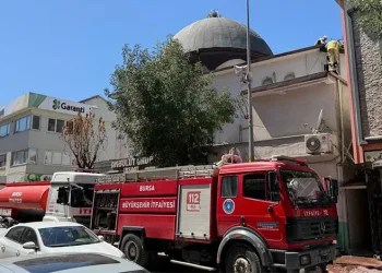 Camide korkutan yangın
