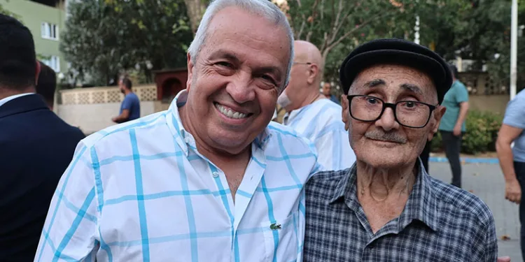Şadi Özdemir, Akçalar Mahallesi’nde vatandaşlarla buluştu
