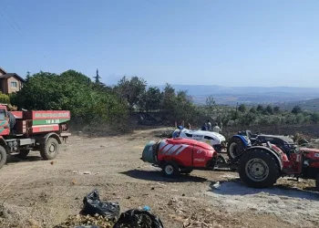 Mudanya’da çöplük yangını büyümeden söndürüldü