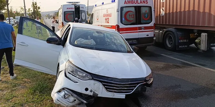 Bursa’da cip ile otomobil çarpıştı: 2 yaralı