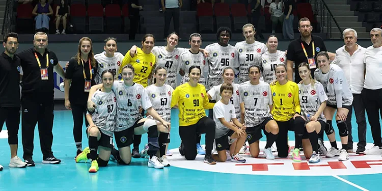 Büyükşehir hentbol takımı finalde
