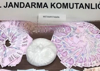 Market alışverişinden çıktı, hastanelik oldu: Kaza anı kamerada