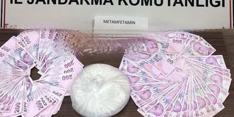 Market alışverişinden çıktı, hastanelik oldu: Kaza anı kamerada
