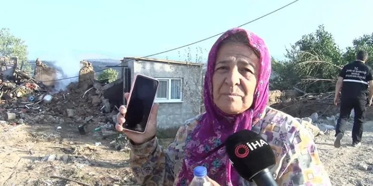 Yangından geriye bir kimliği, bir de telefonu kaldı