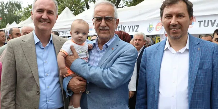 Bursa’da kamyon şarampole yuvarlandı, sürücü araçtan fırladı