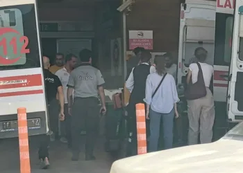 Bursa’da sara nöbeti geçiren 4 yaşındaki çocuk havuza düştü