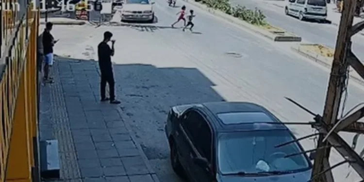 Ayvacık açıklarında 18’i çocuk 32 düzensiz göçmen yakalandı