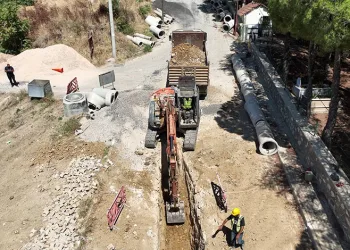 Bursa’da tır ve kamyonların karıştığı zincirleme kaza: 2 yaralı