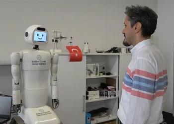 Türk üniversitelerinde bir ilk: Yapay zeka destekli insansı robot geliştirildi